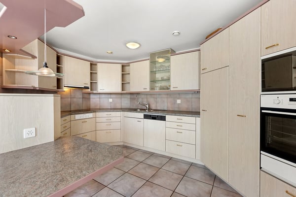 Grosszügige Terrassenwohnung mit Gartenparadies 12