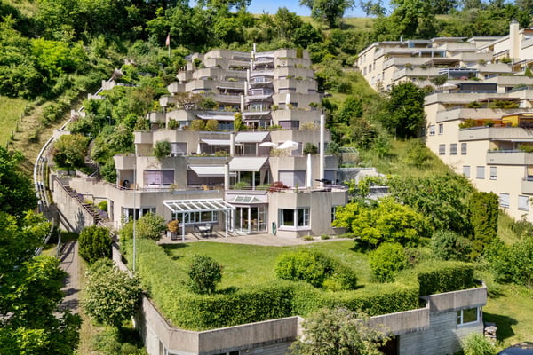 Grosszügige Terrassenwohnung mit Gartenparadies 1