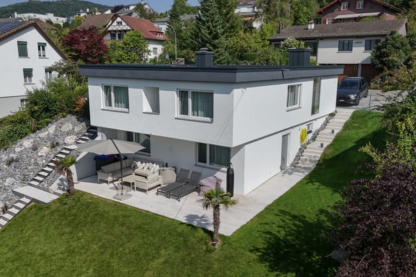 Modernes Einfamilienhaus mit Gartenparadies 8