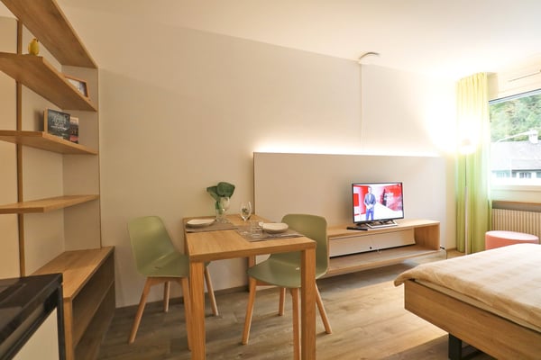 Exklusive möblierte Apartments mit eigenem Badezimmer und Kochzeile an Toplage 5