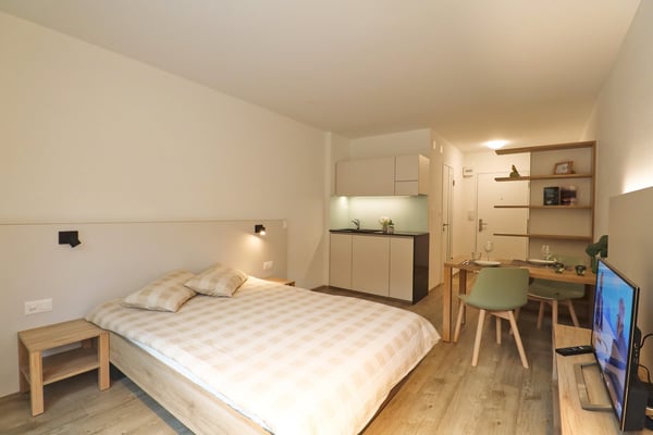 Exklusive möblierte Apartments mit eigenem Badezimmer und Kochzeile an Toplage 4