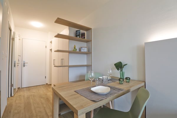 Exklusive möblierte Apartments mit eigenem Badezimmer und Kochzeile an Toplage 7