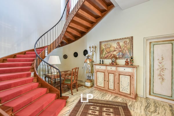 Belgirate – Wichtige Villa am See 26