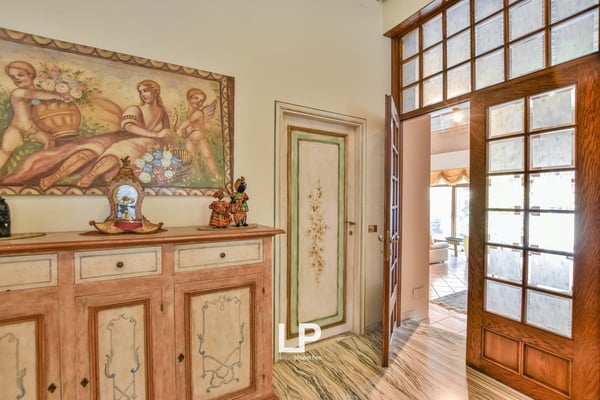 Belgirate – Wichtige Villa am See 27