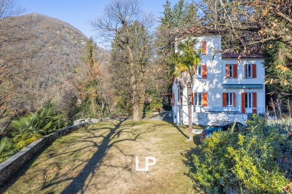Villa mit Nebengebäude Cittiglio 34