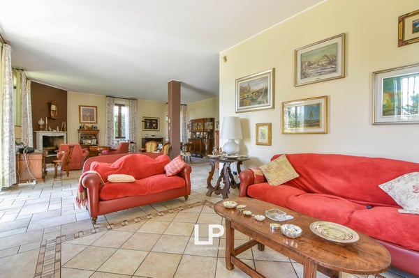 Villa in Lisanza 16