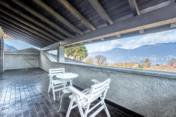 Villa in Porto Valtravaglia 32