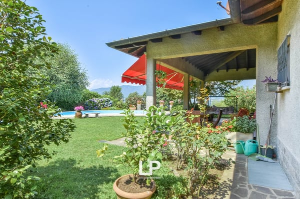 Villa in Porto Valtravaglia 12