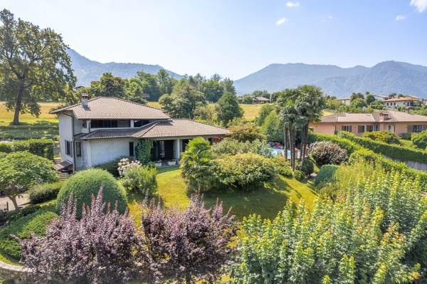Villa in Porto Valtravaglia 5