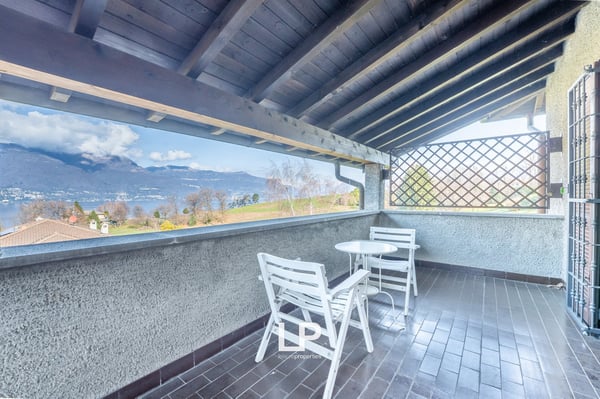 Villa in Porto Valtravaglia 31