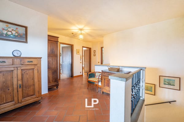 Villa in Porto Valtravaglia 28