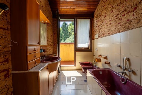 Villa Lesa 27