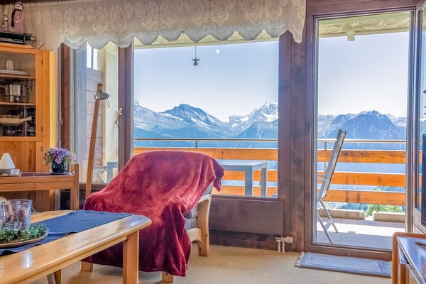 Charmante 2.5-Zimmer-Wohnung mit Traumblick in Riederalp 8