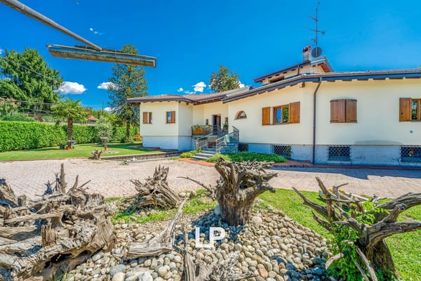 Villa in Castelletto Sopra Ticino 12