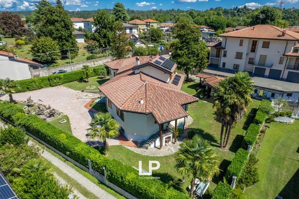 Villa in Castelletto Sopra Ticino 2