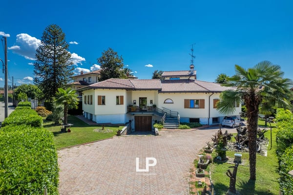 Villa in Castelletto Sopra Ticino 8