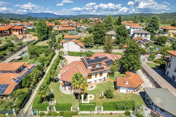 Villa in Castelletto Sopra Ticino 1