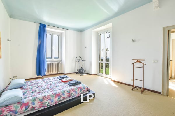 Villa in Sant'Ambrogio 15