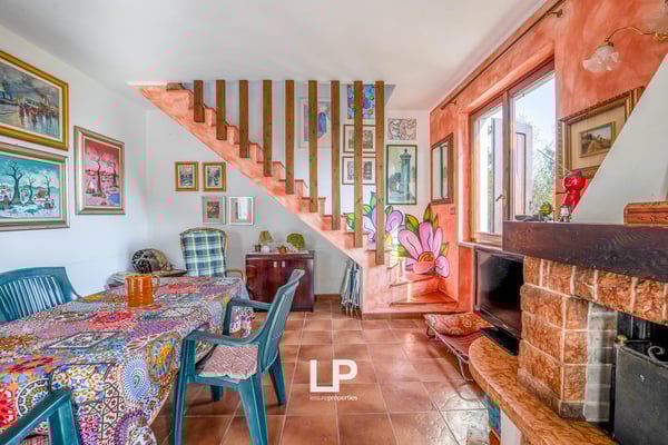 Freistehendes Anwesen mit Seeblick, umgeben von viel Grün in Massino Visconti 30