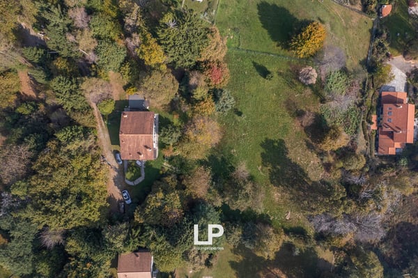 Freistehendes Anwesen mit Seeblick, umgeben von viel Grün in Massino Visconti 6