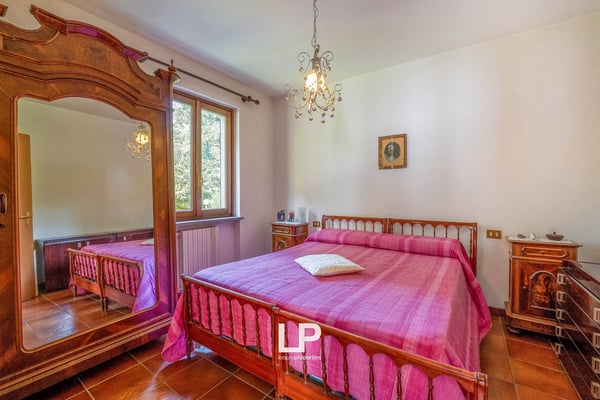 Freistehendes Anwesen mit Seeblick, umgeben von viel Grün in Massino Visconti 33