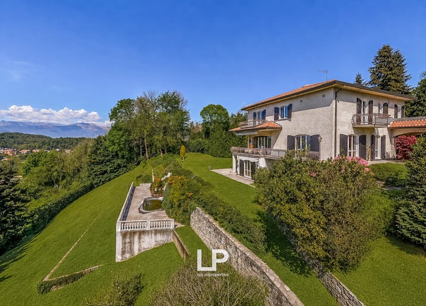 Villa con vista panoramica sul Lago Maggiore a Leggiuno 8
