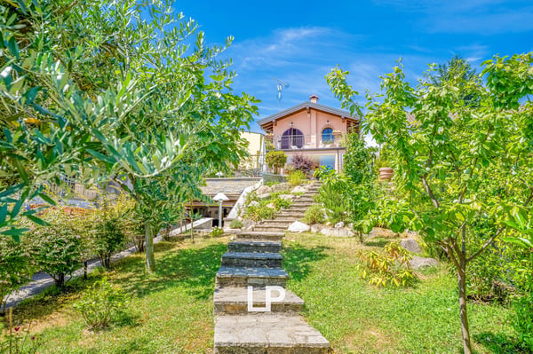 Villa indipendente a Meina 2
