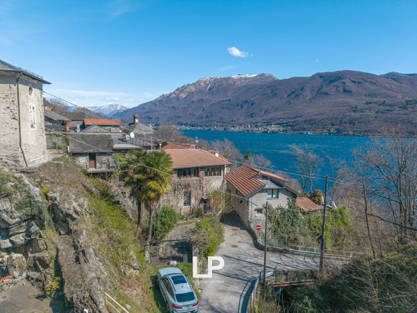 Dimora storica a Nonio con giardino privato sul Lago d'Orta e accesso 2