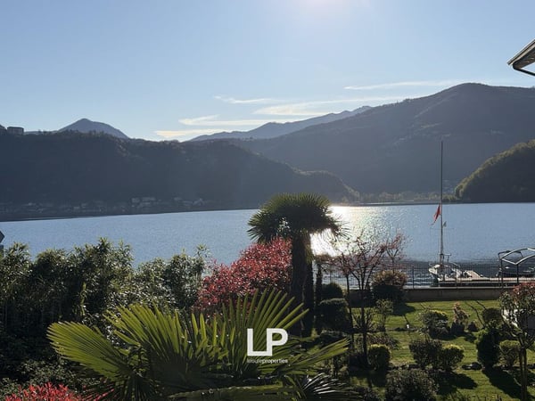 Appartamento con posto barca incluso a Lavena Ponte Tresa 4