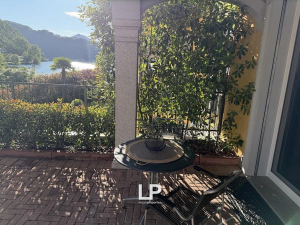Appartamento con posto barca incluso a Lavena Ponte Tresa 3