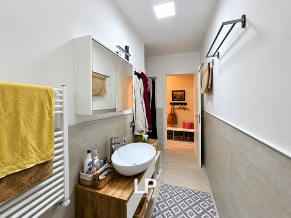 Appartamento con posto barca incluso a Lavena Ponte Tresa 11