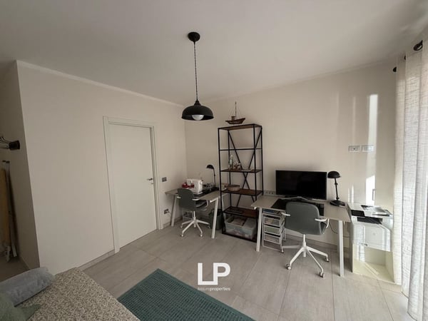 Appartamento con posto barca incluso a Lavena Ponte Tresa 9