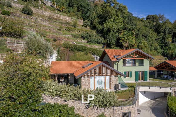Villa San Giorgio con vista panoramica sul Lago Maggiore a Belgirate 2