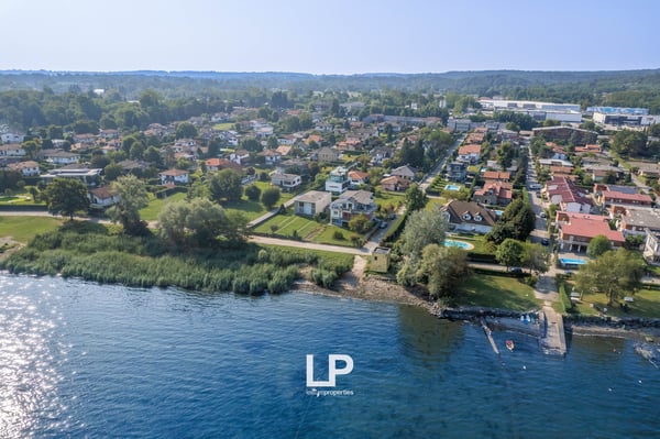 Villa indipendente nel rinomato Villaggio Giardino a Castelletto S. Ti 10