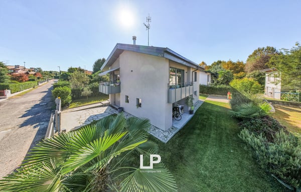 Villa indipendente nel rinomato Villaggio Giardino a Castelletto S. Ti 7