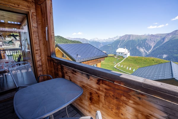 Grosszügige Ferienwohnung mit drei Balkonen im Herzen der Bettmeralp 21