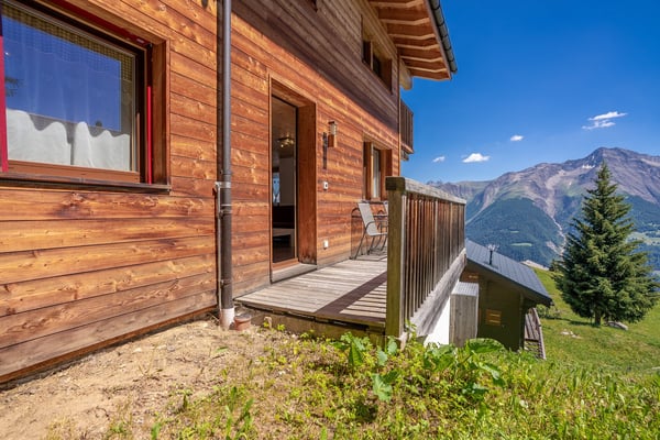 Grosszügige Ferienwohnung mit drei Balkonen im Herzen der Bettmeralp 26