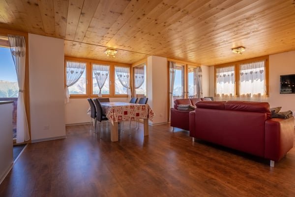 Grosszügige Ferienwohnung mit drei Balkonen im Herzen der Bettmeralp 6
