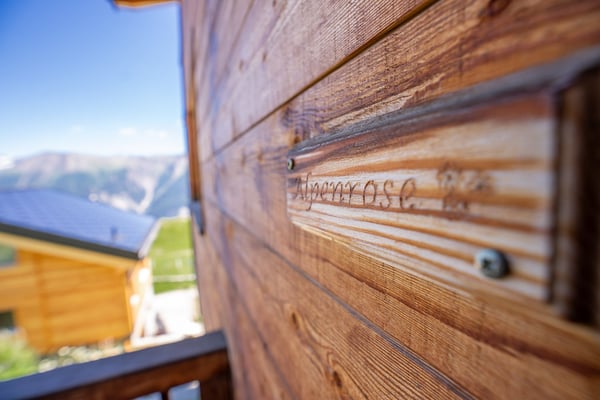 Grosszügige Ferienwohnung mit drei Balkonen im Herzen der Bettmeralp 36