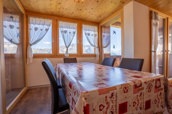 Grosszügige Ferienwohnung mit drei Balkonen im Herzen der Bettmeralp 7