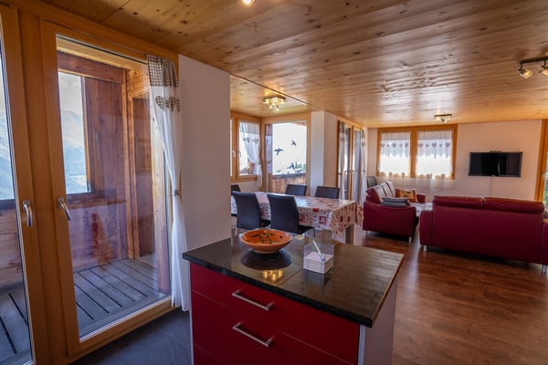 Grosszügige Ferienwohnung mit drei Balkonen im Herzen der Bettmeralp 18