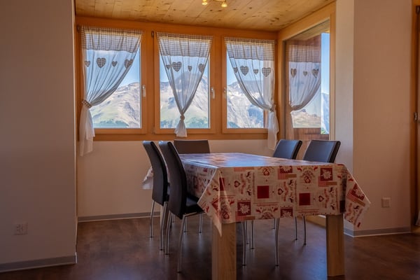 Grosszügige Ferienwohnung mit drei Balkonen im Herzen der Bettmeralp 5