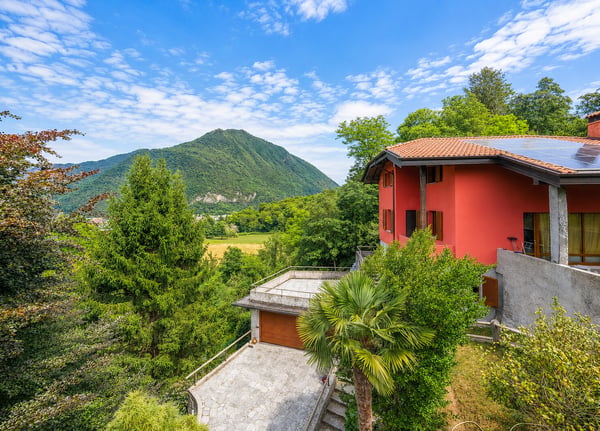 Villa indipendente a Laveno