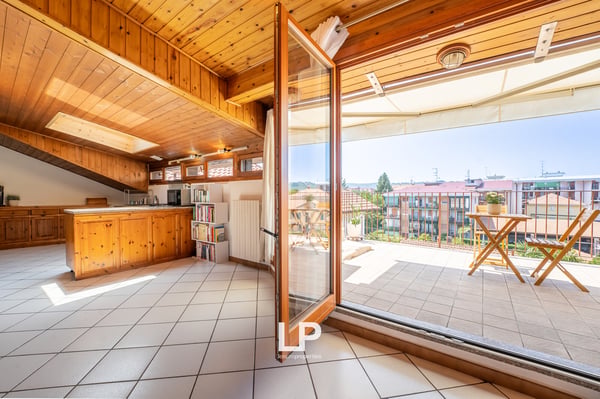 Attico mansardato con terrazzo Arona 9