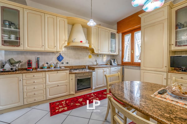 Villa bifamiliare nel cuore di Luino 8