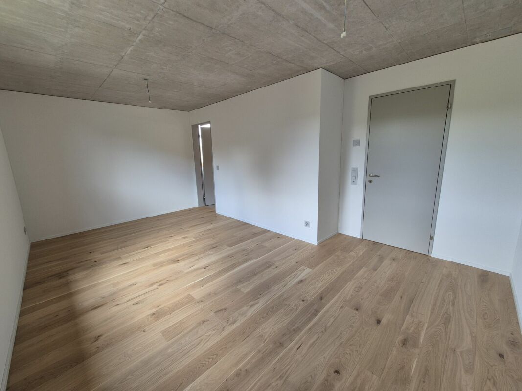 Erstbezug - 4.5 Zimmer im 2. Obergeschoss mit grossem Balkon
