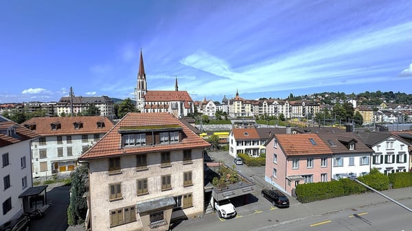 Erstvermietung nach Sanierung! Moderner 4.5 Zimmerwohnung mit Balkon in St. Gallen 1