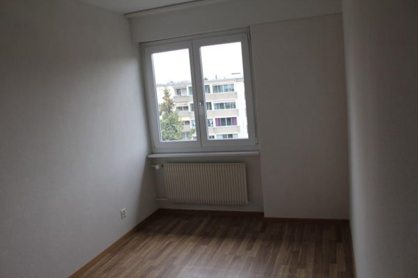 Helle 4-Zimmer-Wohnung mit Balkon 9