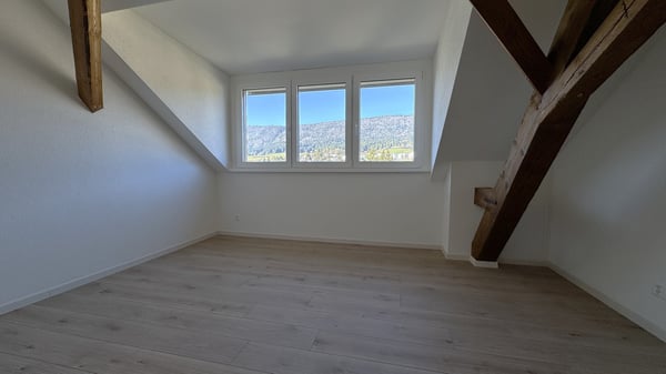 Charmant appartement en attique de 3 pièces 8