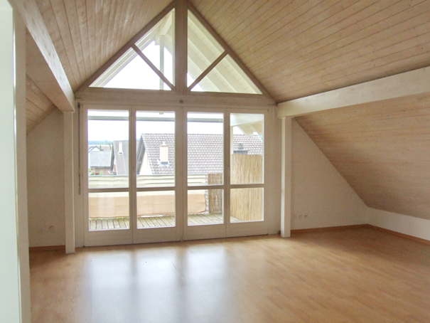 Bild 2.5-Zimmer-Dachwohnung mit wunderschöner Weitsicht...